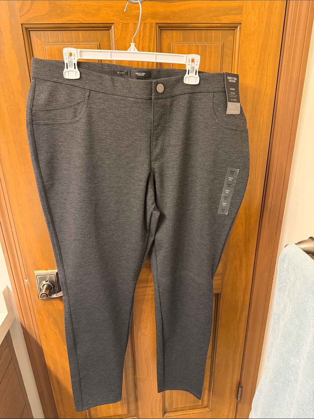 NWT XXL Grey Vera Wang Women's Charcoal Stretch Slim Leg Jeans